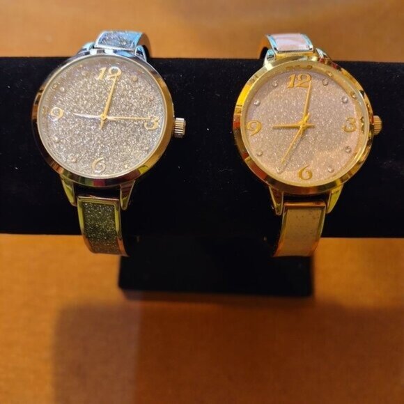 Set Of 2 Womens Glitter Dial And Gold-Tone Bracelet Watches-LIKE NEW-WORKS - Picture 1 of 5
